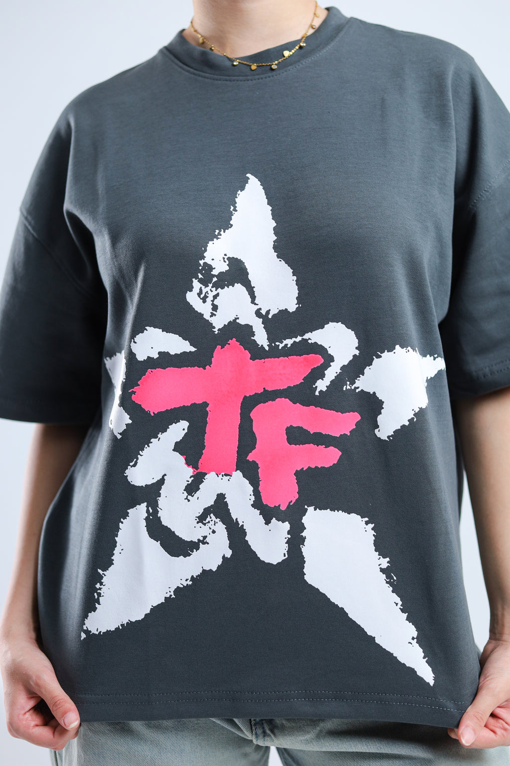 TF Star Boxy Tee - Black / Dark Gray